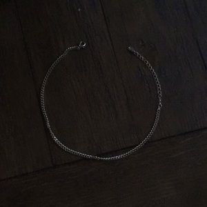 thin beautiful silver neckless